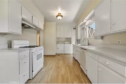 2038 Oakwood Street, Pasadena, CA 91104 - Photo 13