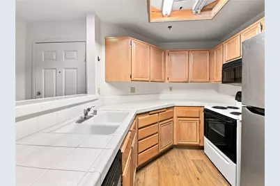 5728 Oak Bend Lane #202, Oak Park, CA 91377 - Photo 9
