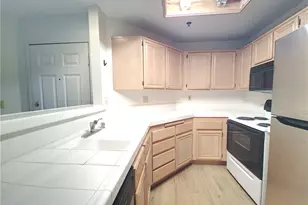 5728 Oak Bend Ln, Oak Park, CA 91377 - Photo 9