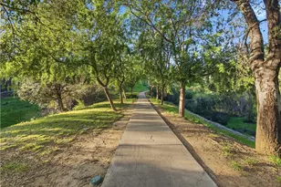 5728 Oak Bend Ln, Oak Park, CA 91377 - Photo 21