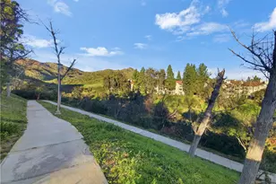 5728 Oak Bend Ln, Oak Park, CA 91377 - Photo 23