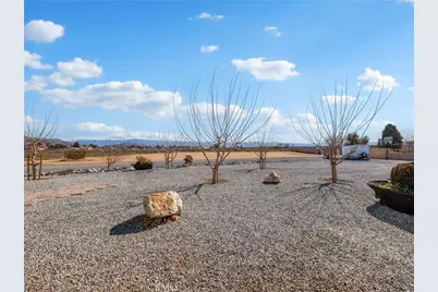 22427 Huasna, Apple Valley, CA 92307 - Photo 31