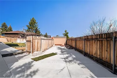 2400 E Canyon Drive, Wrightwood, CA 92397 - Photo 35