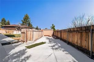 2400 E Canyon Dr, Wrightwood, CA 92397 - Photo 35