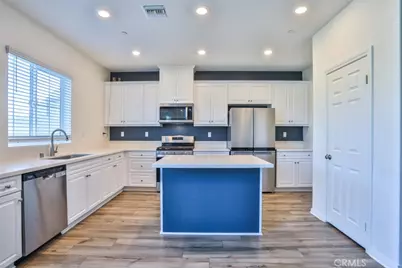 41037 Chambord Drive, Lake Elsinore, CA 92532 - Photo 11