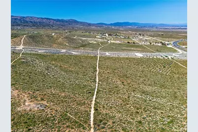 1 E Avenue V-12, Pearblossom, CA 93553 - Photo 9