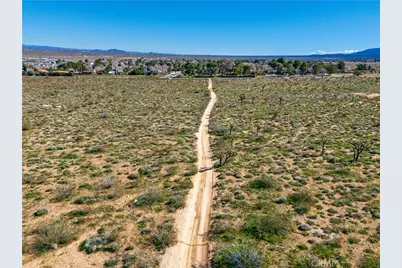 1 E Avenue V-12, Pearblossom, CA 93553 - Photo 21