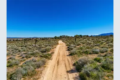 1 E Avenue V-12, Pearblossom, CA 93553 - Photo 11