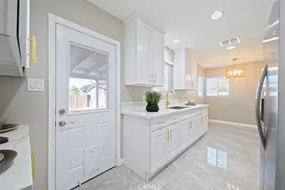 10028 Mildred Court, Riverside, CA 92503 - Photo 15