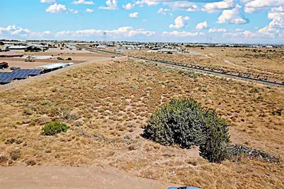 4 Whitehaven Street, Oak Hills, CA 92344 - Photo 7