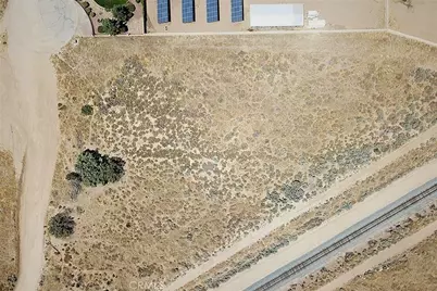 4 Whitehaven Street, Oak Hills, CA 92344 - Photo 5