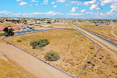 4 Whitehaven Street, Oak Hills, CA 92344 - Photo 9