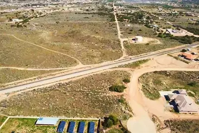 4 Whitehaven Street, Oak Hills, CA 92344 - Photo 21