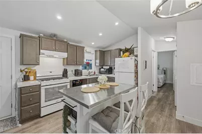 9873 Alder Avenue #4, Bloomington, CA 92316 - Photo 3