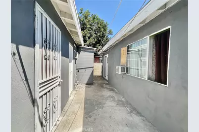 4766 Hammel, Los Angeles, CA 90022 - Photo 3