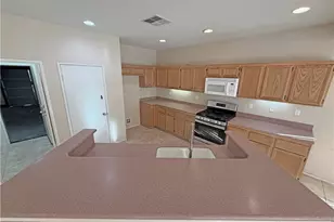 1079 Lyons Ct, Banning, CA 92220 - Photo 7