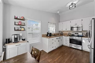 11466 Blackstone Ct, Fontana, CA 92337 - Photo 7