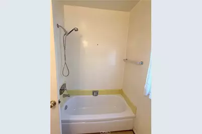 11251 Dronfield, Pacoima, CA 91331 - Photo 9