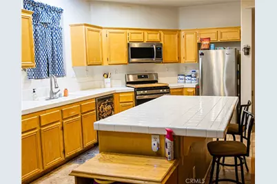 13687 Dellwood Road, Victorville, CA 92392 - Photo 9