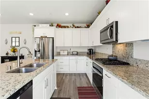 8476 Perada, Jurupa Valley, CA 92509 - Photo 11