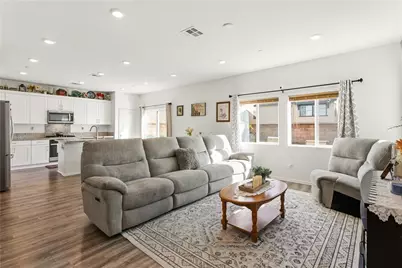 8476 Perada, Jurupa Valley, CA 92509 - Photo 5