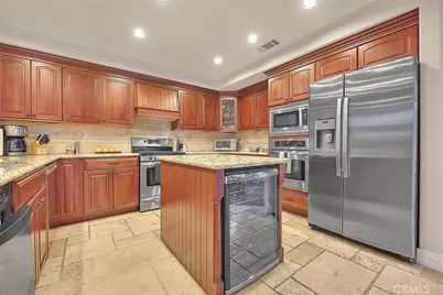 2750 Hidden Hills, Corona, CA 92882 - Photo 21