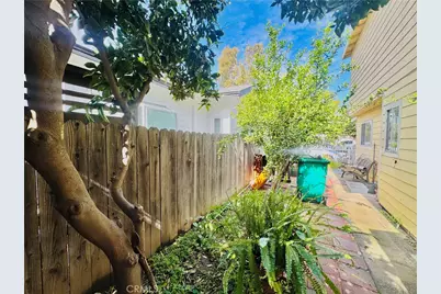 812 E 8th Street, Long Beach, CA 90813 - Photo 25