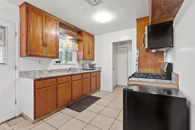 484 Philadelphia, Pomona, CA 91766 - Photo 17