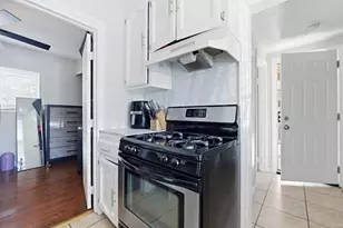 708 S Eastern Ave, Los Angeles, CA 90022 - Photo 37