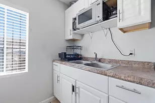 708 S Eastern Ave, Los Angeles, CA 90022 - Photo 43