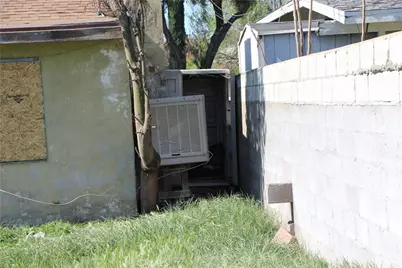 9813 Oleander, Fontana, CA 92335 - Photo 11