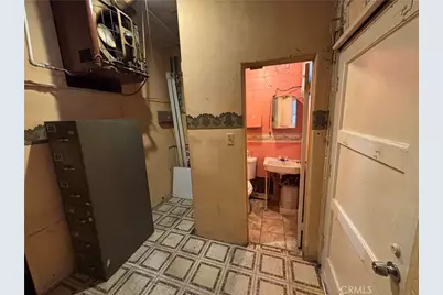 8414 Crenshaw, Inglewood, CA 90305 - Photo 11