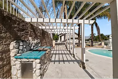 1677 Laurelwood Avenue, Colton, CA 92324 - Photo 37