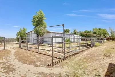 7854 Oak Hills Rd, Oak Hills, CA 92344 - Photo 59