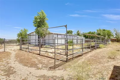 7854 Oak Hills Rd, Oak Hills, CA 92344 - Photo 59