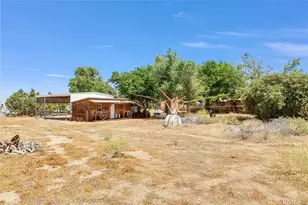 7854 Oak Hills Rd, Oak Hills, CA 92344 - Photo 57