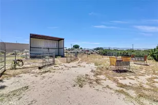 7854 Oak Hills Rd, Oak Hills, CA 92344 - Photo 57
