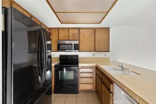 921 Creekside Dr, Fullerton, CA 92833 - Photo 13