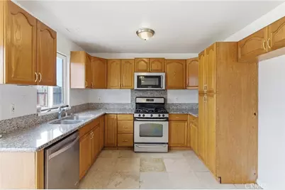 2047 E 7th, Ontario, CA 91764 - Photo 7