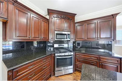 8810 Lemonwood Drive, Corona, CA 92883 - Photo 11