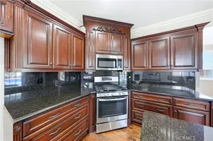 8810 Lemonwood Dr, Corona, CA 92883 - Photo 11