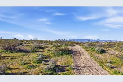 0 Lamada, Apple Valley, CA 92307 - Photo 13