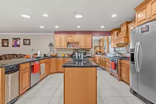 12848 Autumn Leaves, Victorville, CA 92395 - Photo 5