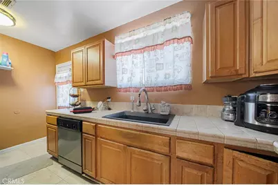 10114 Wadsworth, Los Angeles, CA 90002 - Photo 15