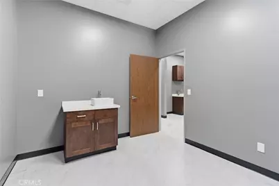 685 E Grand Boulevard #101, Corona, CA 92879 - Photo 15