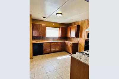 12013 Lee Avenue, Adelanto, CA 92301 - Photo 11