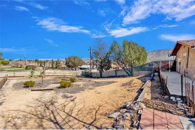7929 Mono, Hesperia, CA 92345 - Photo 43