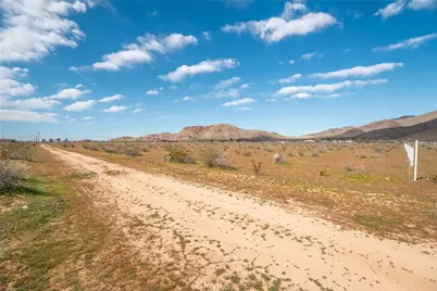 1 Las Piedras, Apple Valley, CA 92308 - Photo 7