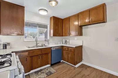 10401 Victor, Hesperia, CA 92345 - Photo 19