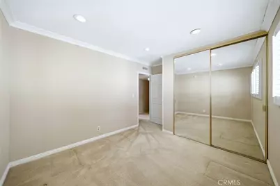 9512 Via Venezia, Burbank, CA 91504 - Photo 17